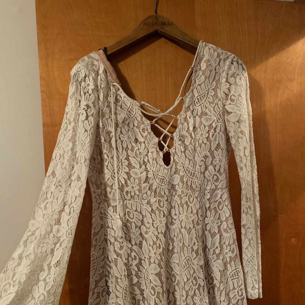 White lace long sleeve dress